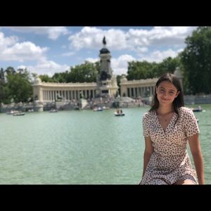 Meet your Posher, Mia